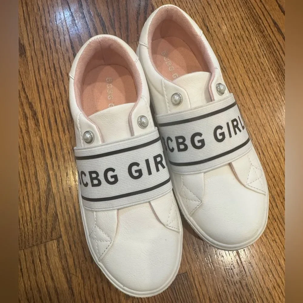 BCBG GIRLS White Large Logo Slip On Sneakers Pearl Details Sz 3 Like New